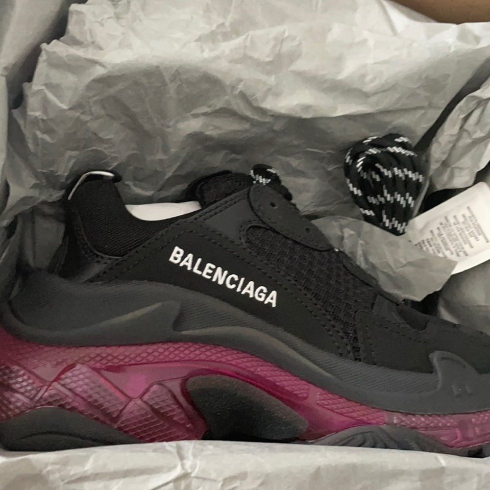 worn once! Balenciaga’s worn once!!